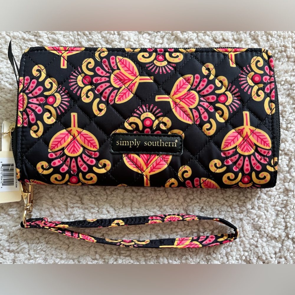 NWT Simply Southern Nylon Quilted Floral Wallet With Wristlet Strap - Black - Picture 1 of 7